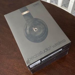 Beats by Dr Dre Studio³ Wireless Noise Cancelling Headphone Camo Green